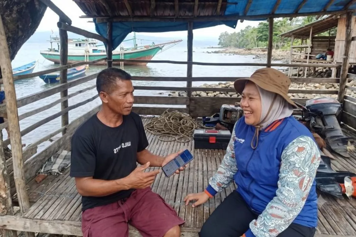 Dedikasi Mantri BRI Membuka Akses Finansial Nelayan di Pulau Seram