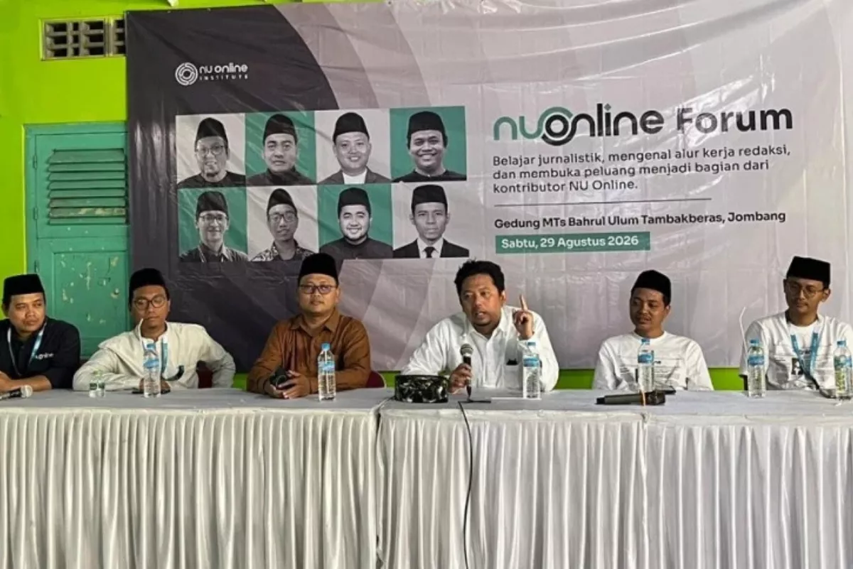 Presiden Prabowo Terima Kartu Keanggotaan NU Seumur Hidup di Jombang