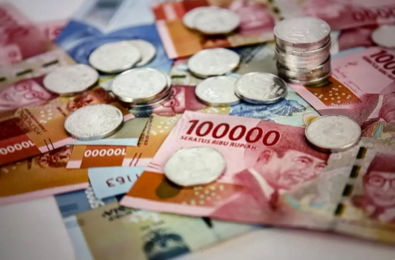 Rupiah Melemah, OJK Minta Asuransi Lakukan Penyesuaian Premi