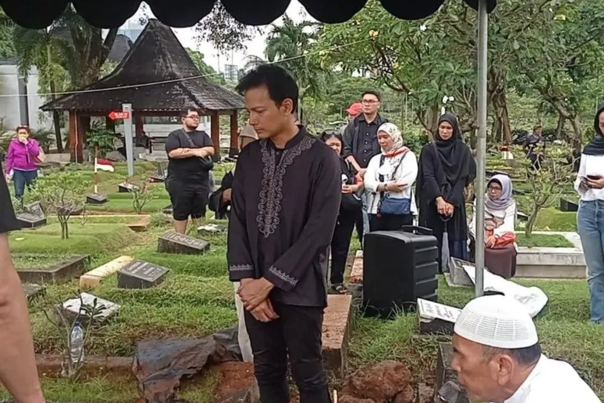 Suasana Haru Kakak Fedi Nuril Temani Detik Terakhir Ibu