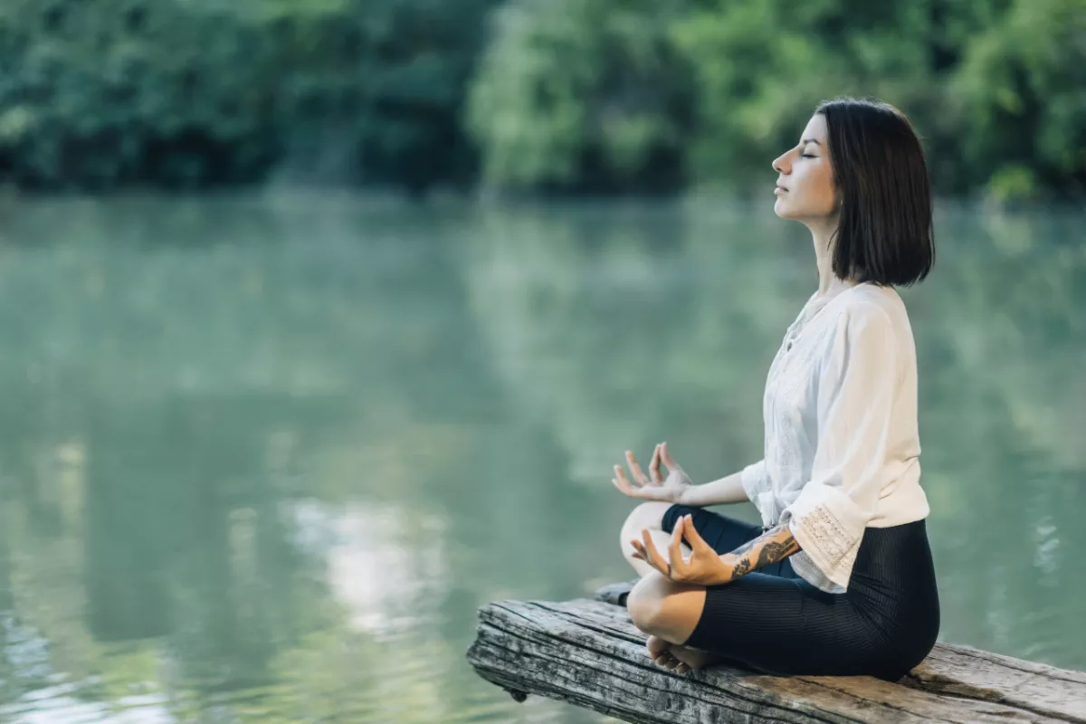 Manfaat Meditasi Untuk Kesehatan Mental: Solusi Tenang Gen Z & Alpha