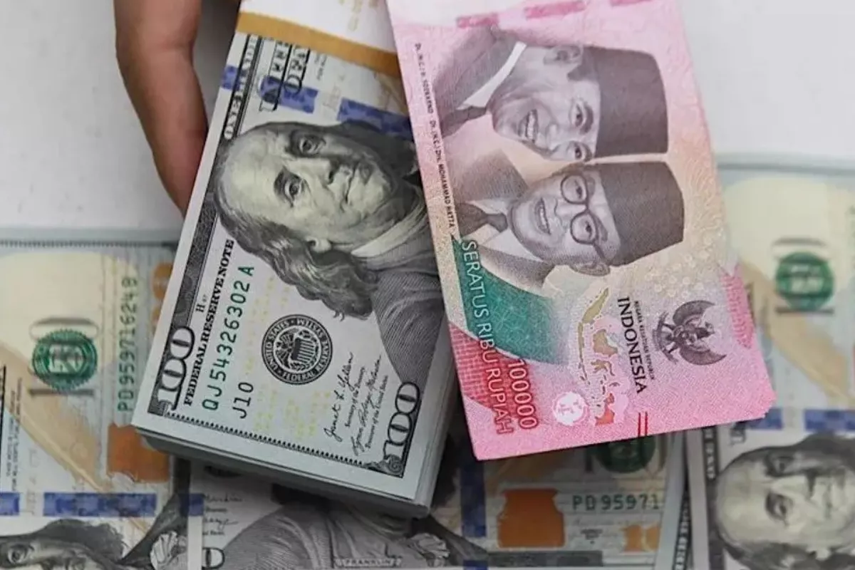 Nilai Tukar Rupiah Hari Ini Berpotensi Melemah ke Rp17.700 per Dolar