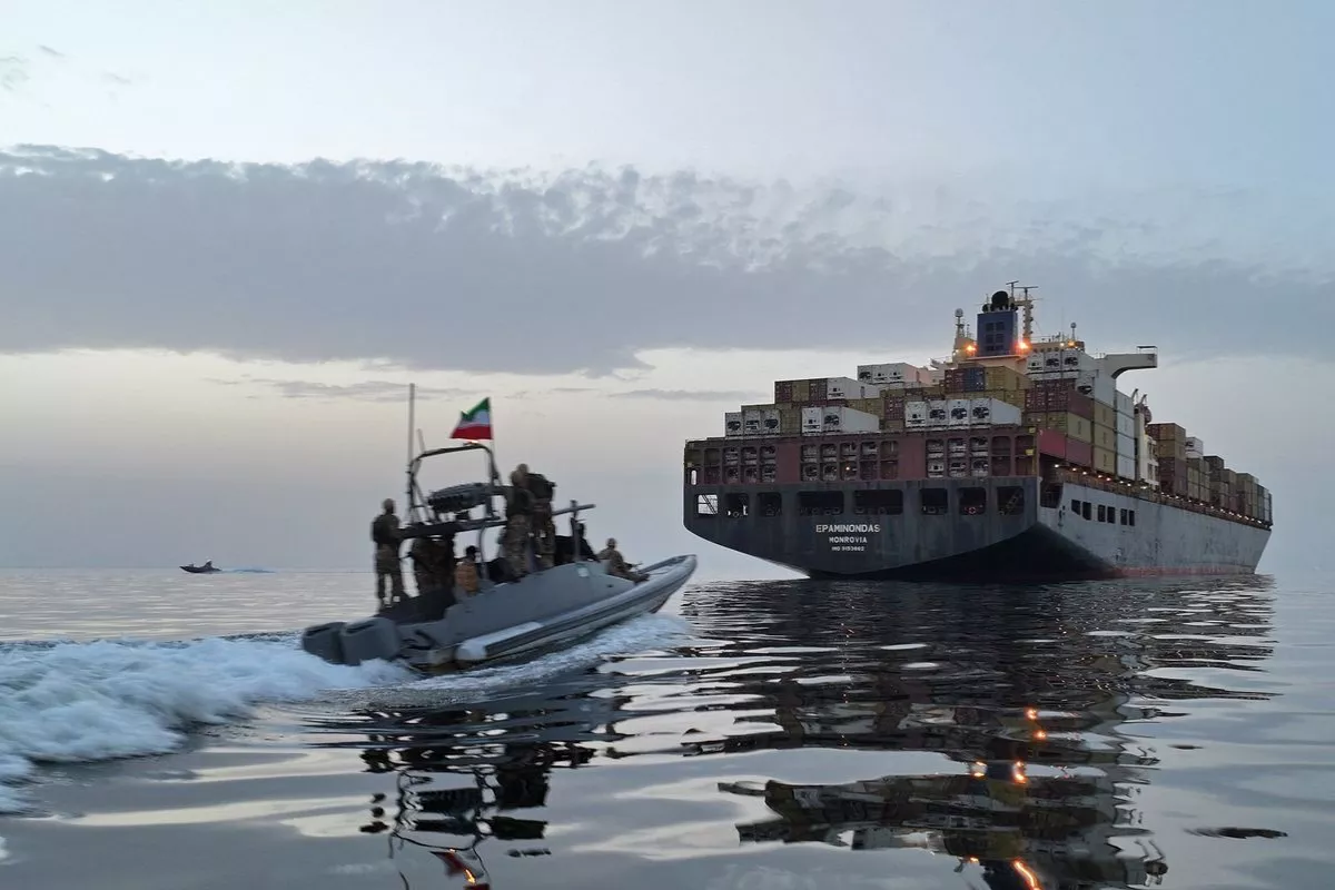 Korsel Duga Rudal Iran Serang Kapal Kargo HMM Namu di Selat Hormuz