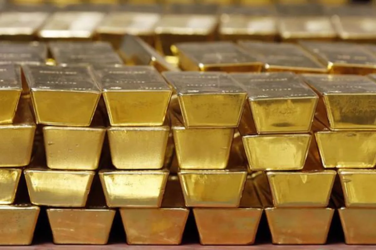 Harga Emas Bersinar Terang Setelah Minyak 'Padam'