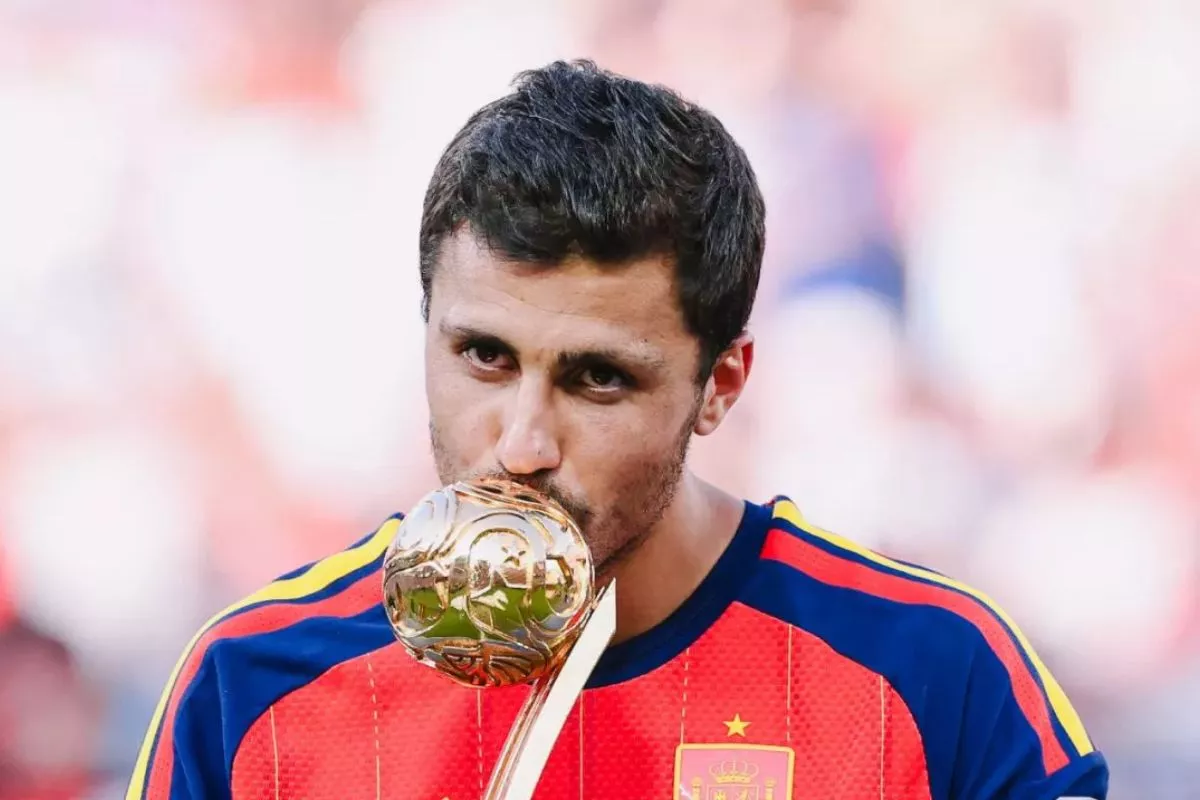 Barcelona Ikut Saingi Real Madrid dalam Perburuan Rodri Musim Ini