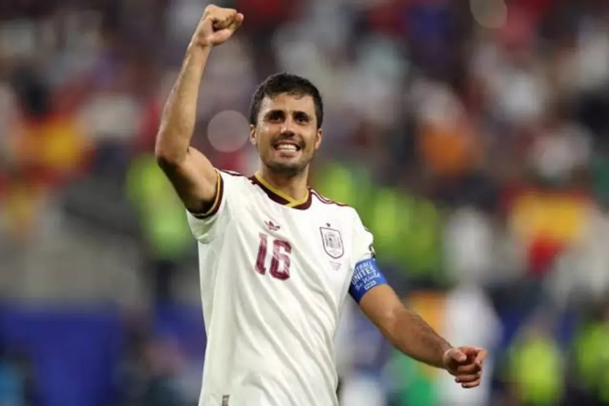 Rodri Gencar Dikaitkan Real Madrid, Enzo Maresca Angkat Bicarakan