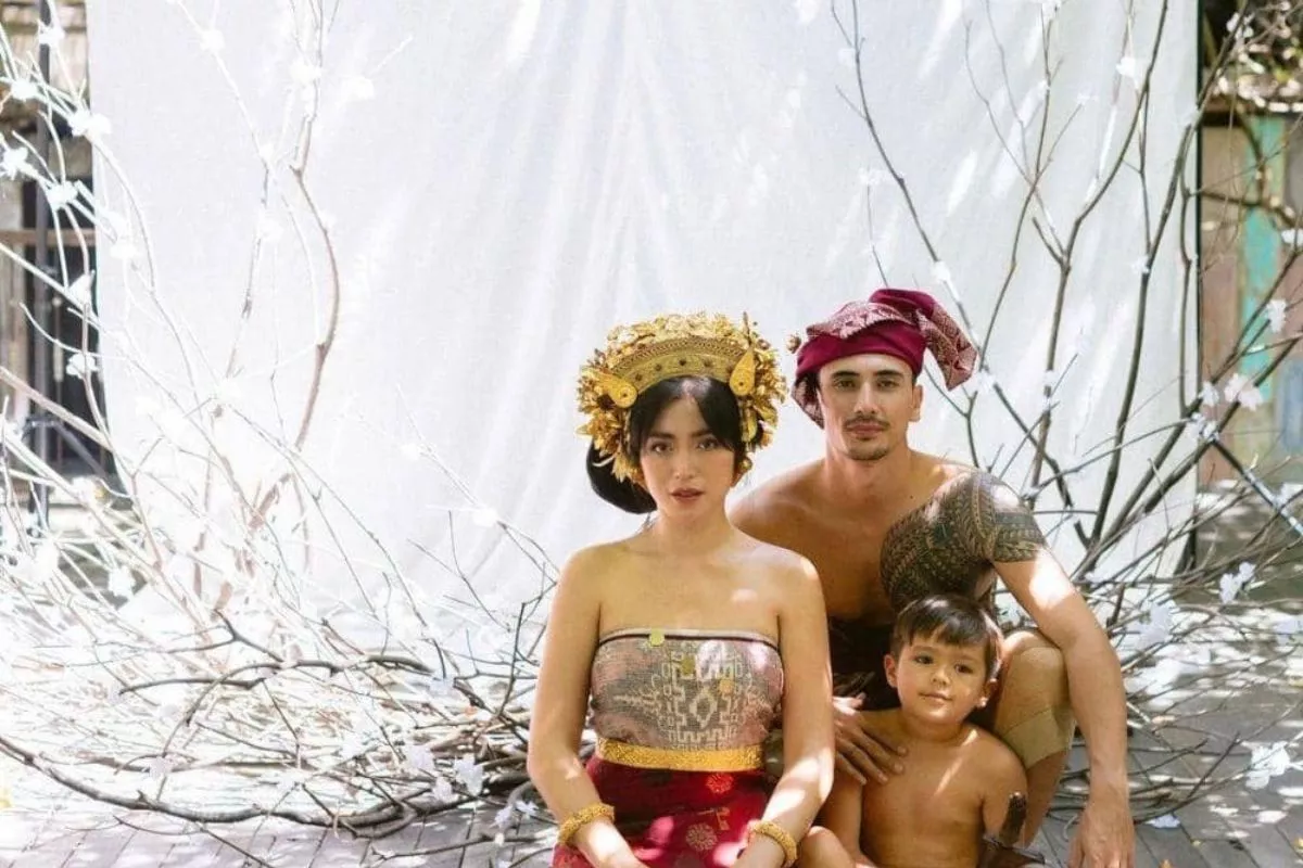 Momen Artis Indonesia Rayakan Hari Raya Galungan 2026 di Media Sosial