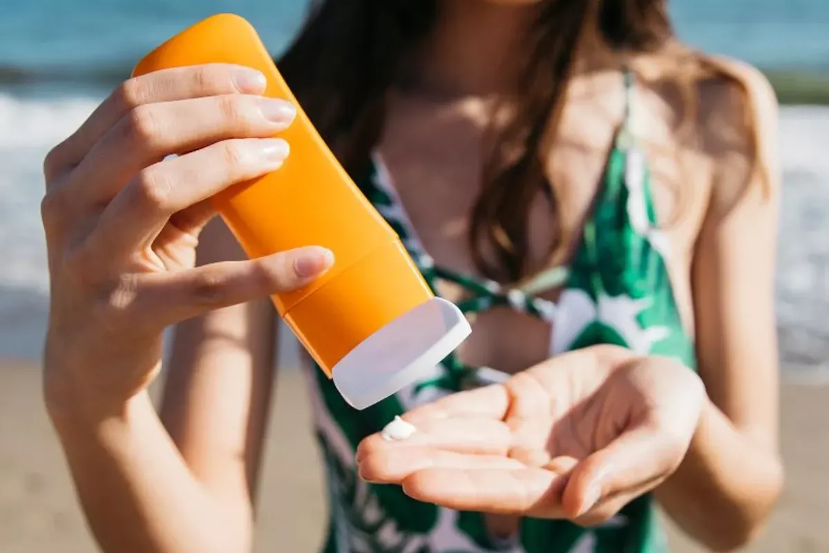 Panduan Memilih Sunscreen untuk Kulit Kering Terbaik