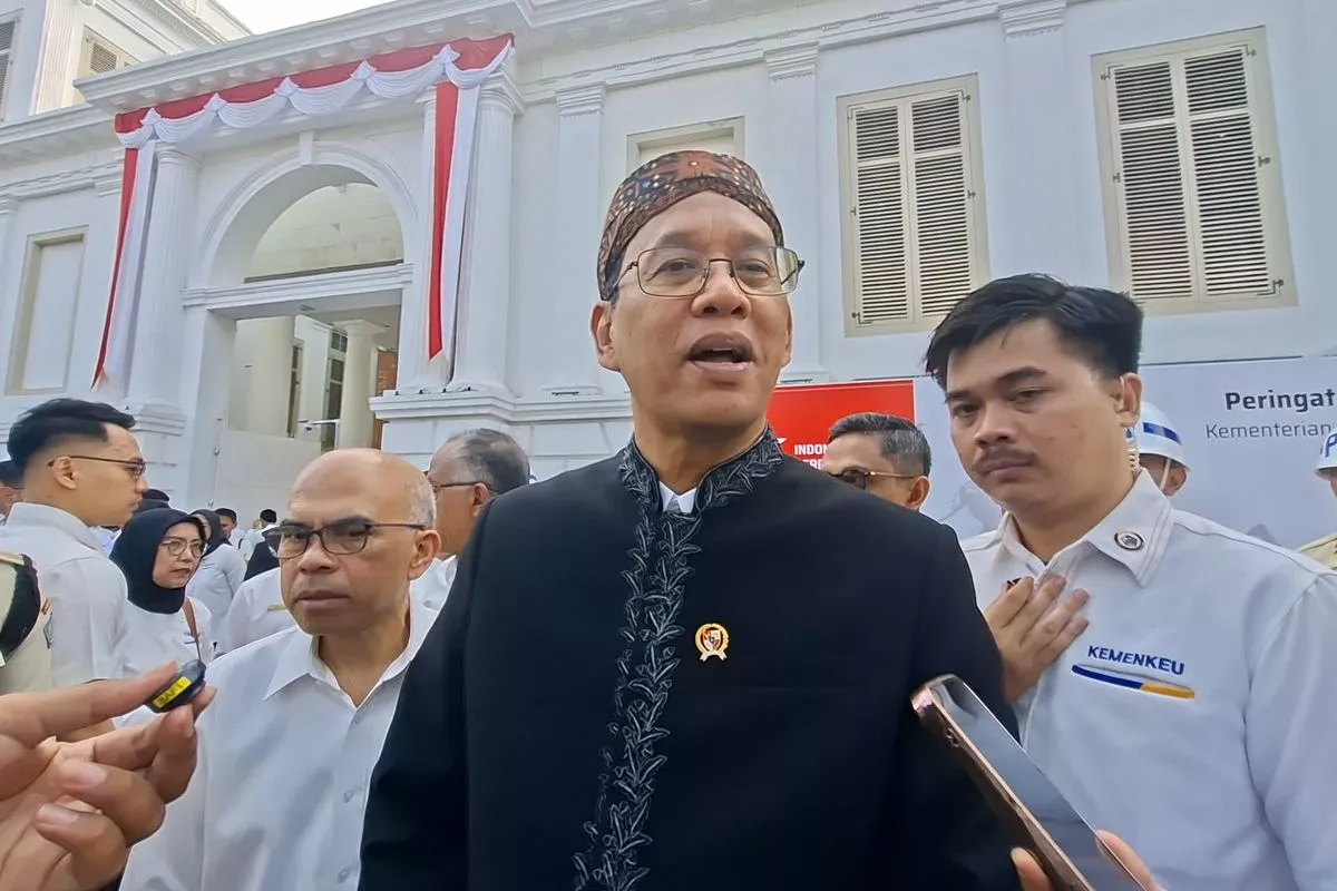 Purbaya Memakai Adat Jawa Saat Peringatan Kemerdekaan RI ke-81