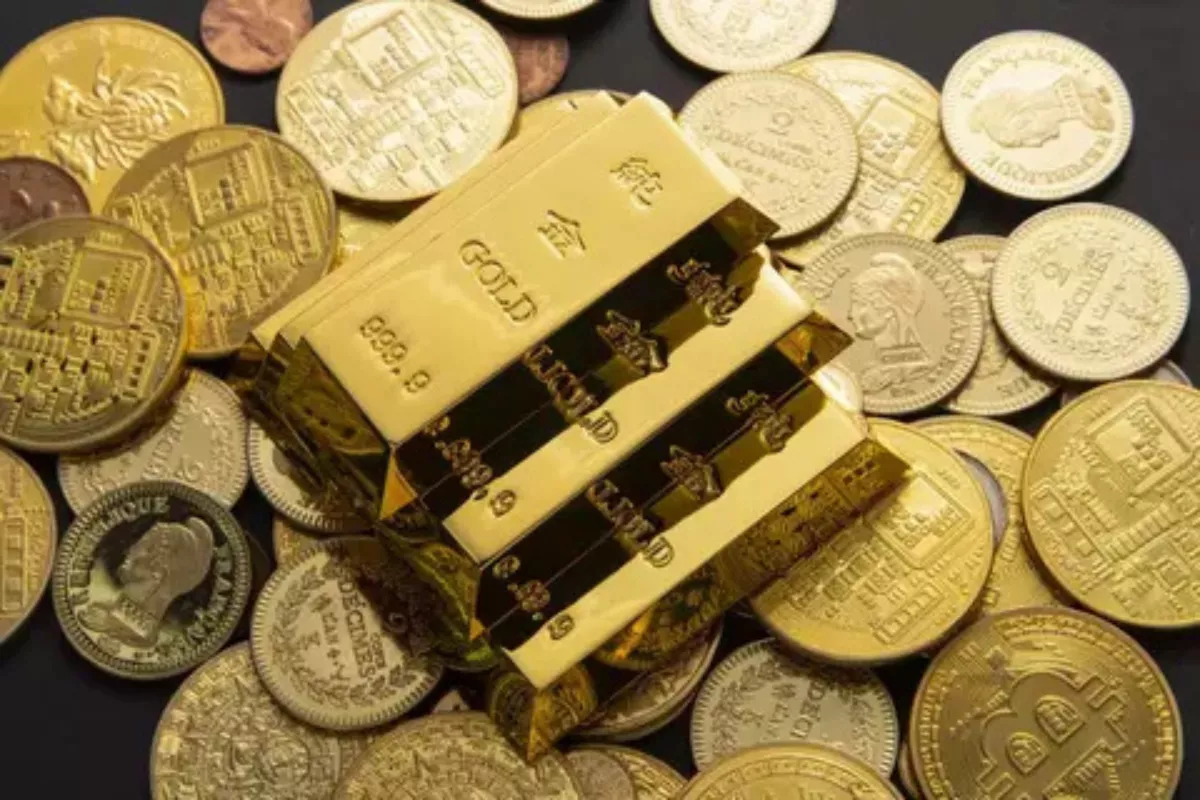Lonjakan Harga Emas Didorong Penurunan Nilai Komoditas Minyak Dunia