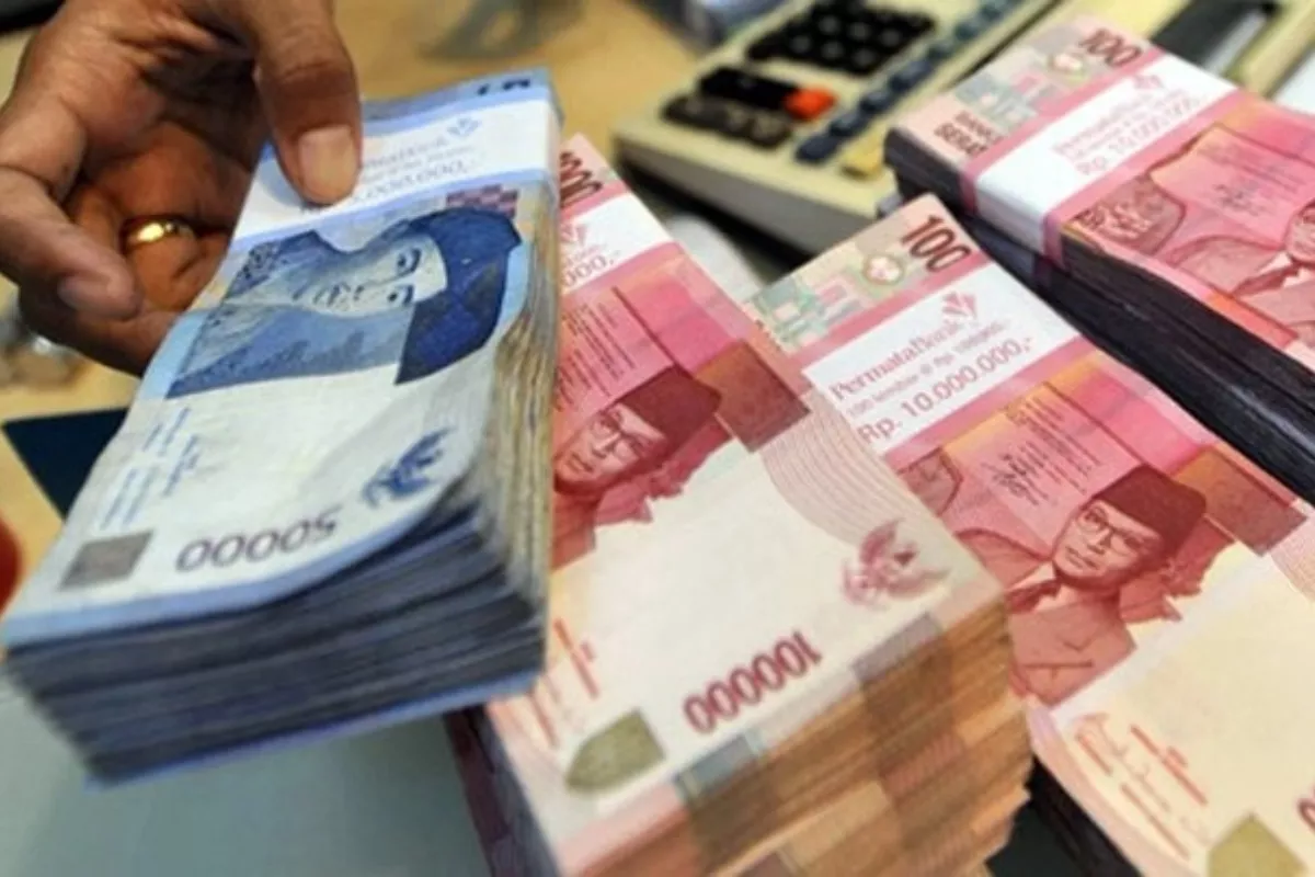 Rupiah Tembus Rp17.614 per Dolar AS dan Rekor Terendah Sepanjang Sejarah