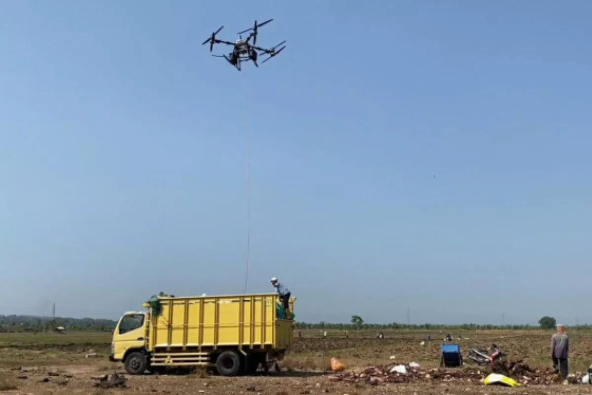 Viral Petani Tuban Terbang Pakai Drone, Ternyata Ini Faktanya
