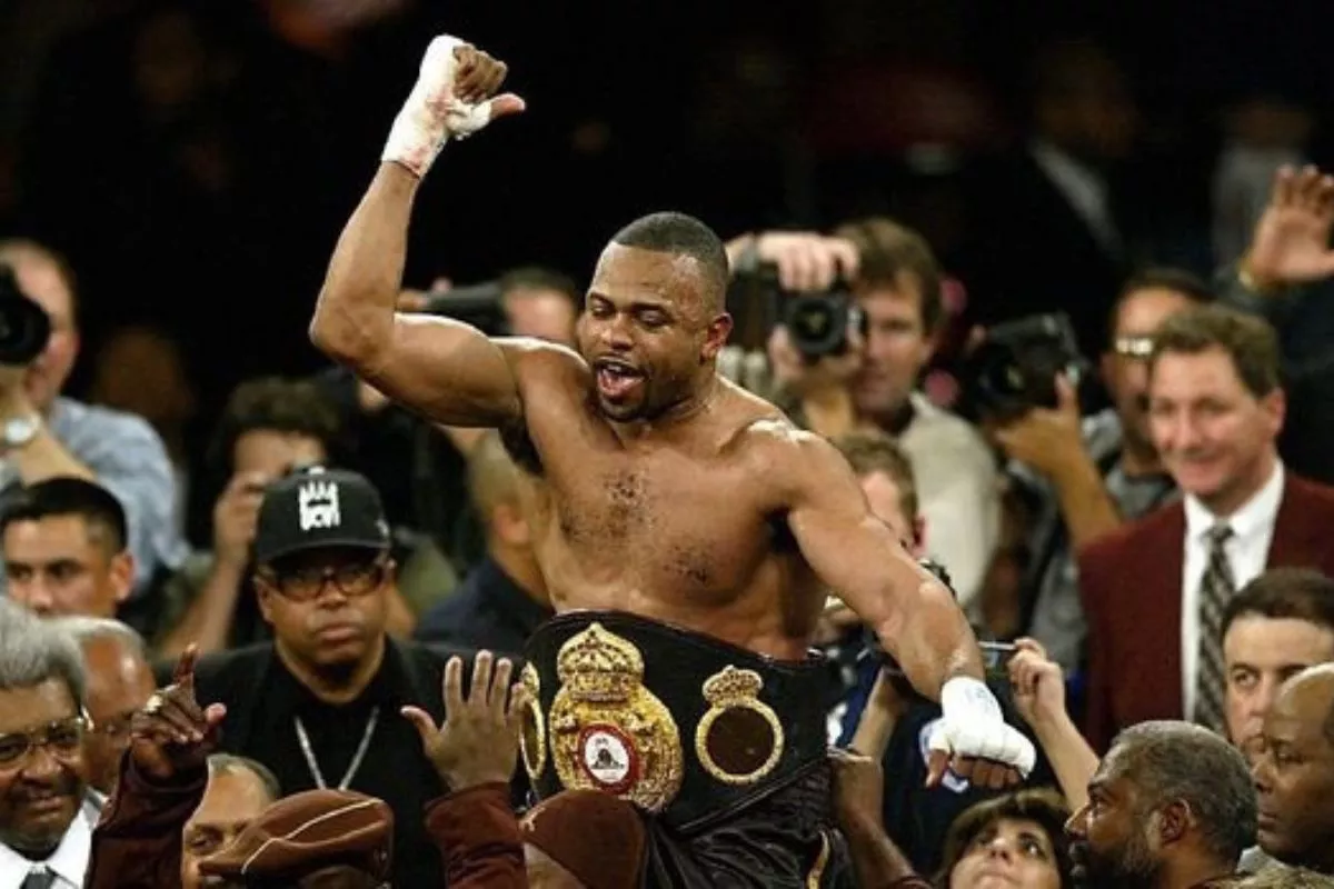 Roy Jones dan Mike Tyson Mendorong David Benavidez Hadapi Usyk