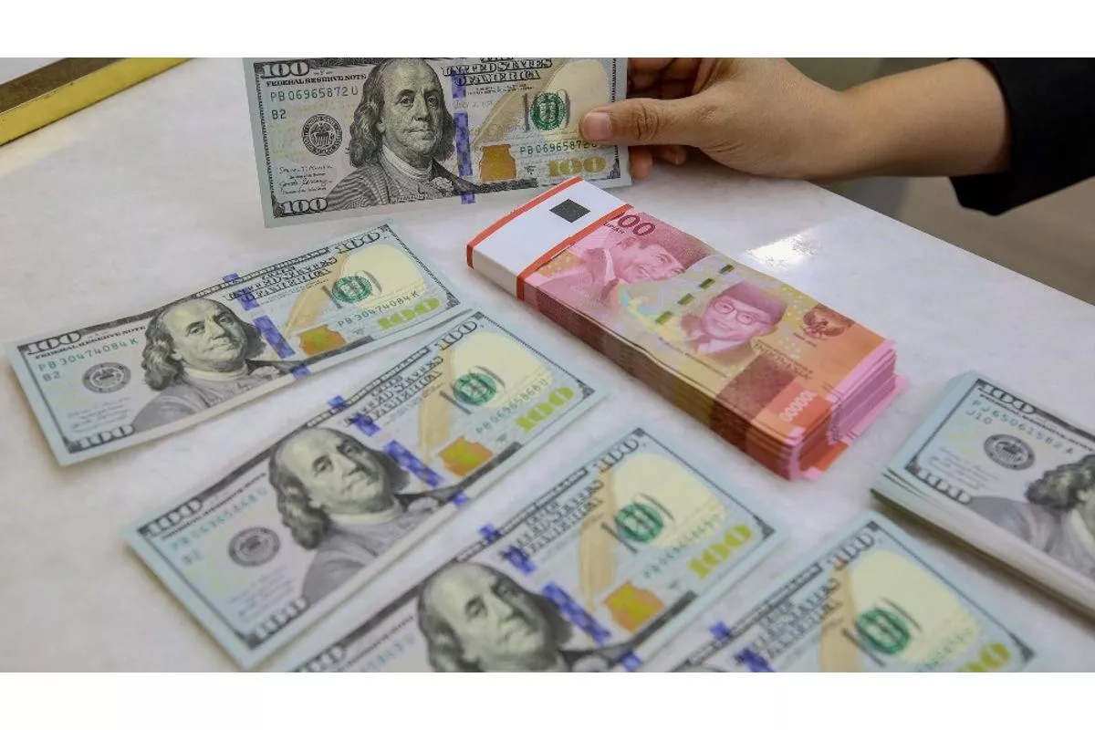 Kurs Rupiah Hari Ini 17 April 2026 Melemah ke Rp17.157 per Dolar AS