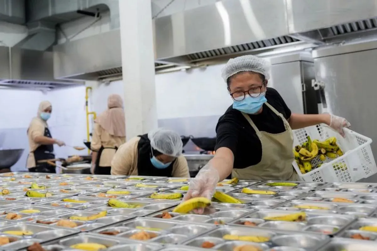 OJK Kaji Dampak Penutupan 833 SPPG terhadap Sektor Kredit Bank