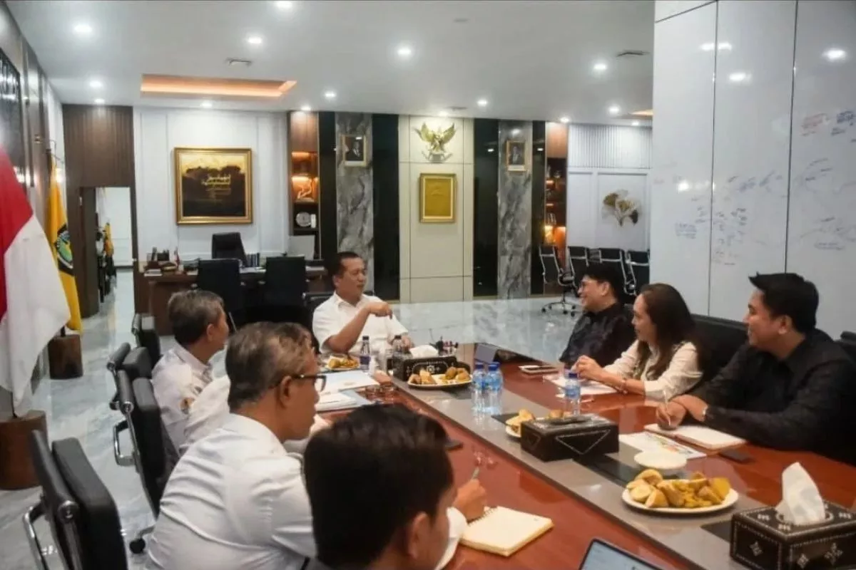 Gubernur NTB Bahas Percepatan Transisi Energi Bersama IESR