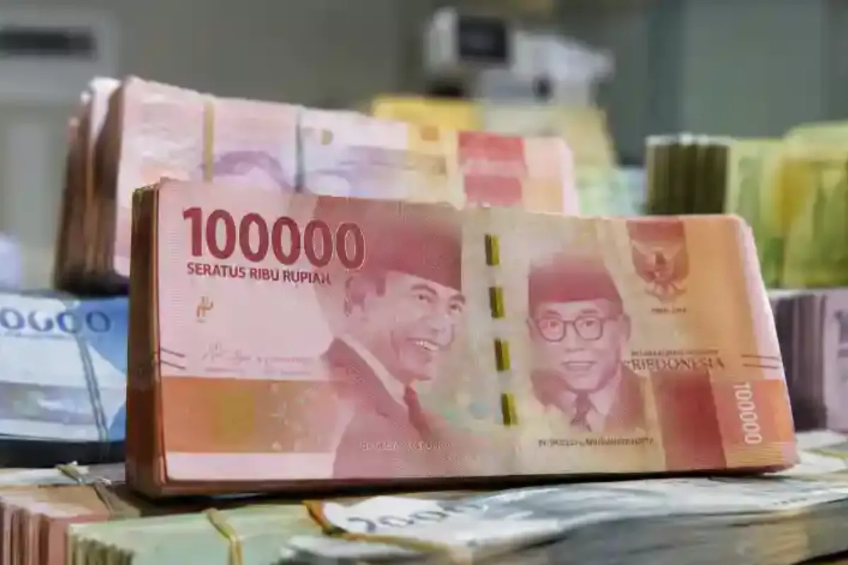 Rupiah Berpotensi Melemah hingga Rp18.300 Pekan Depan akibat Ekonomi