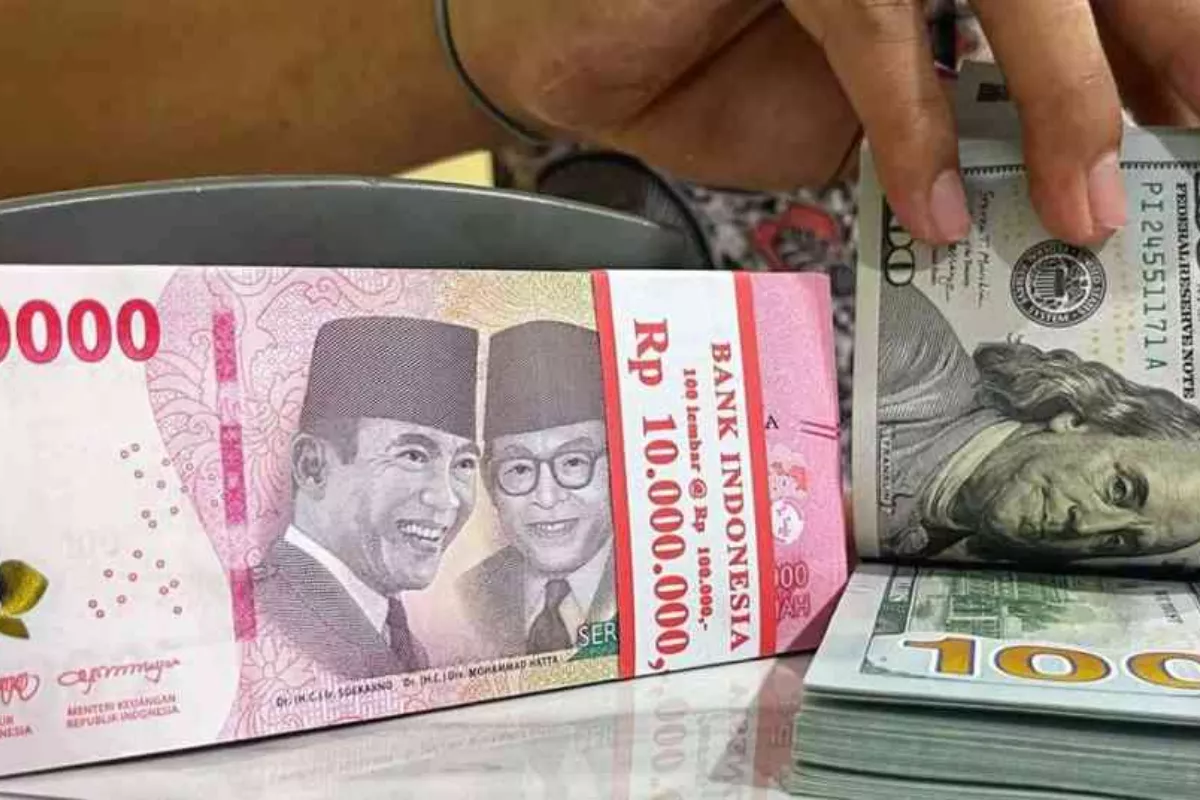 Rupiah Berpotensi Menguat Terbatas ke Rp17.650 per Dolar AS