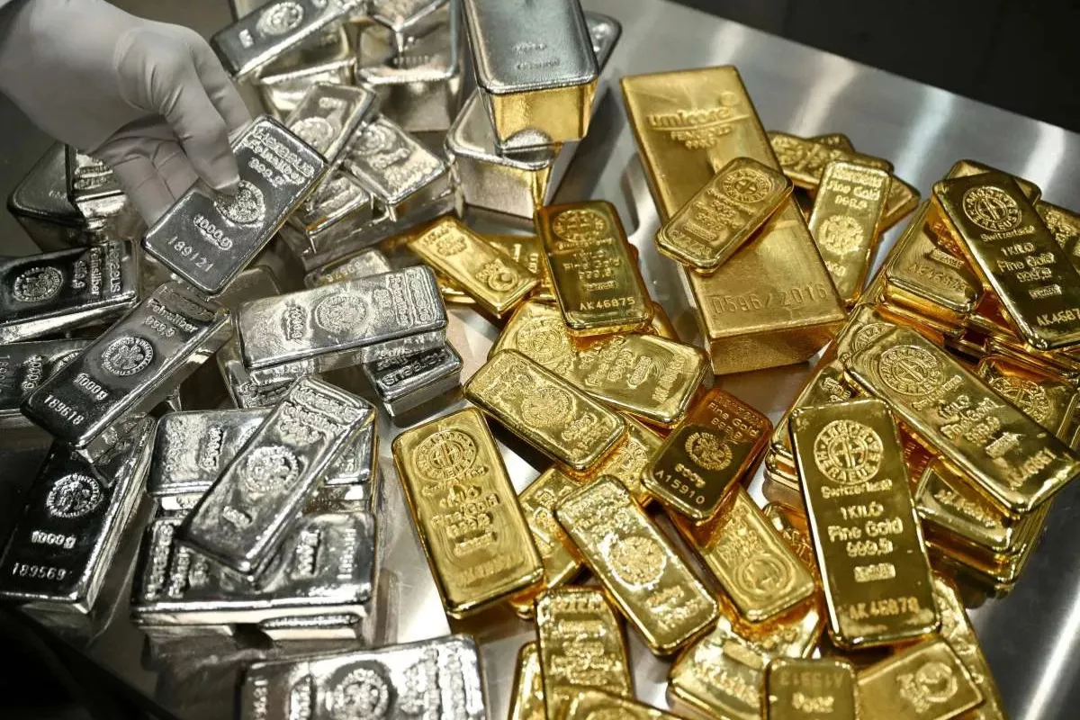 Emas Spot Naik ke Angka 4.498,77 Dolar AS per Ons Troi Jumat Pagi