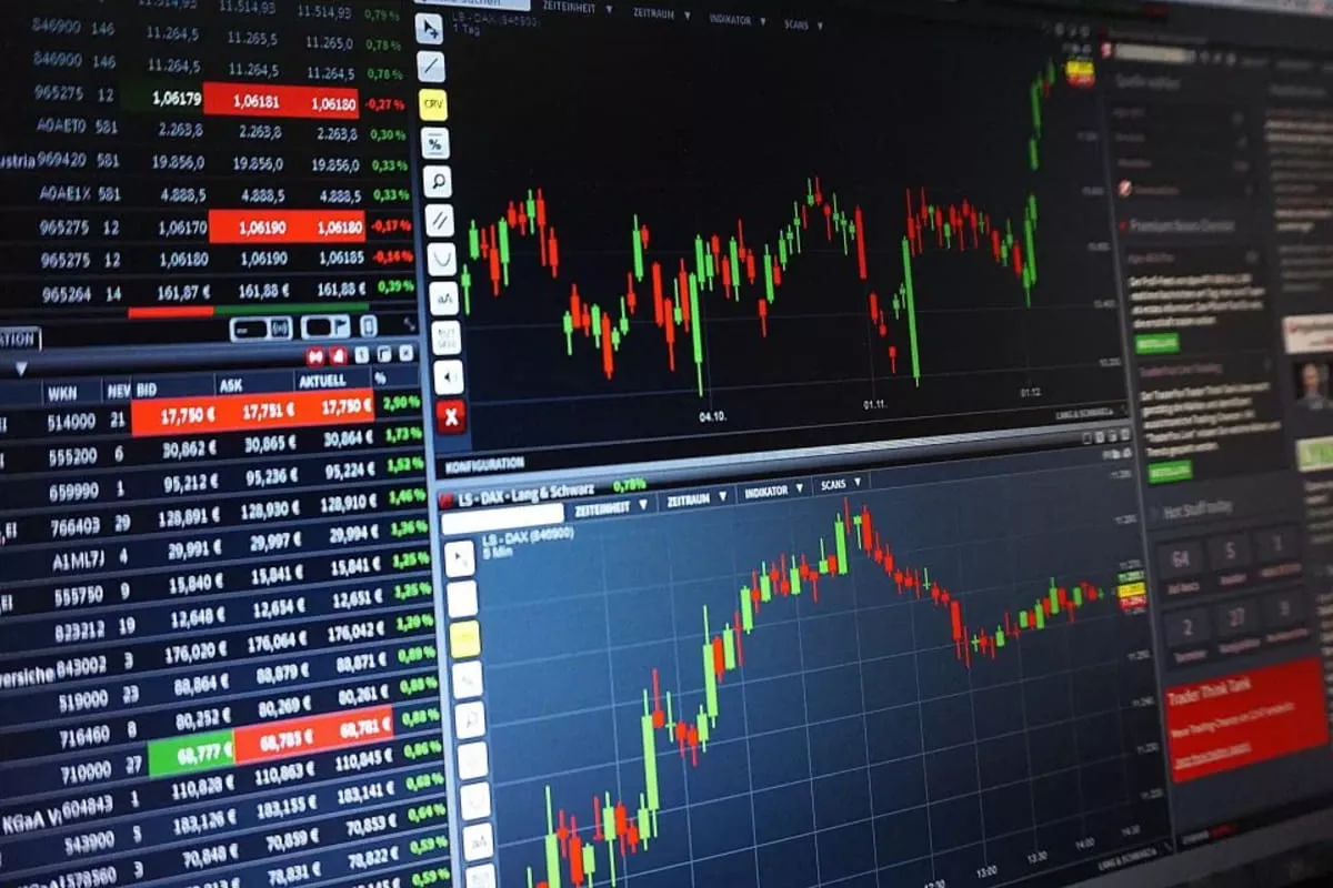 IHSG Turun 1,53 Persen, Modal Asing Rp2,946 Triliun Keluar