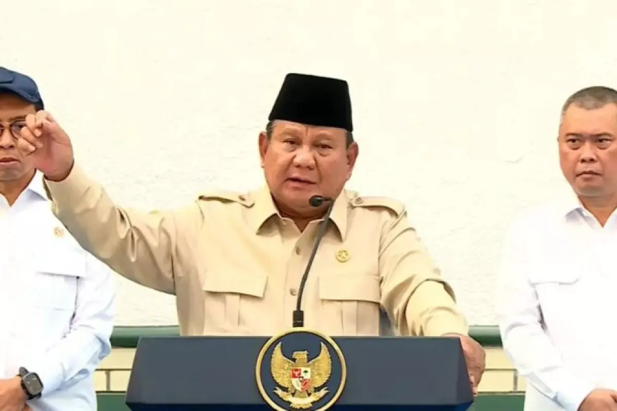 Presiden Prabowo Minta Proyek Kereta Trans Sumatera Segera Dimulai