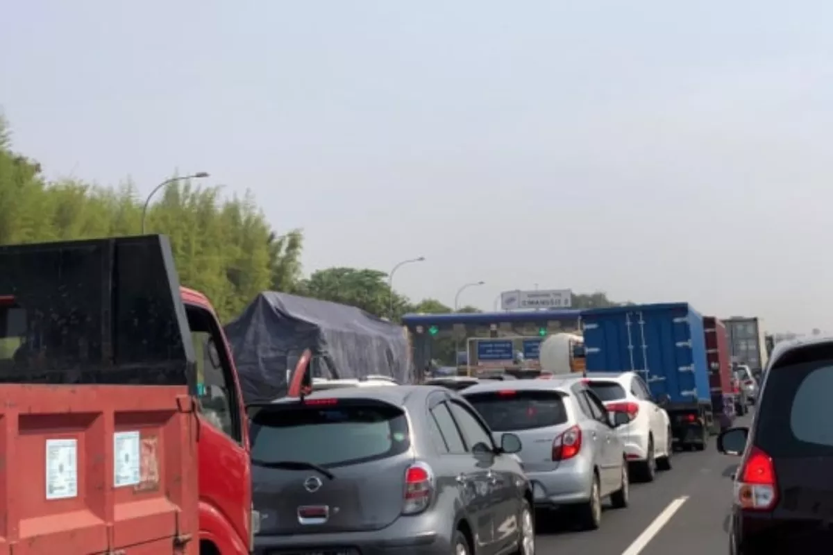 Info Lalin Pagi Ini: Tol Jagorawi dan Dalam Kota Arah Jakarta Macet