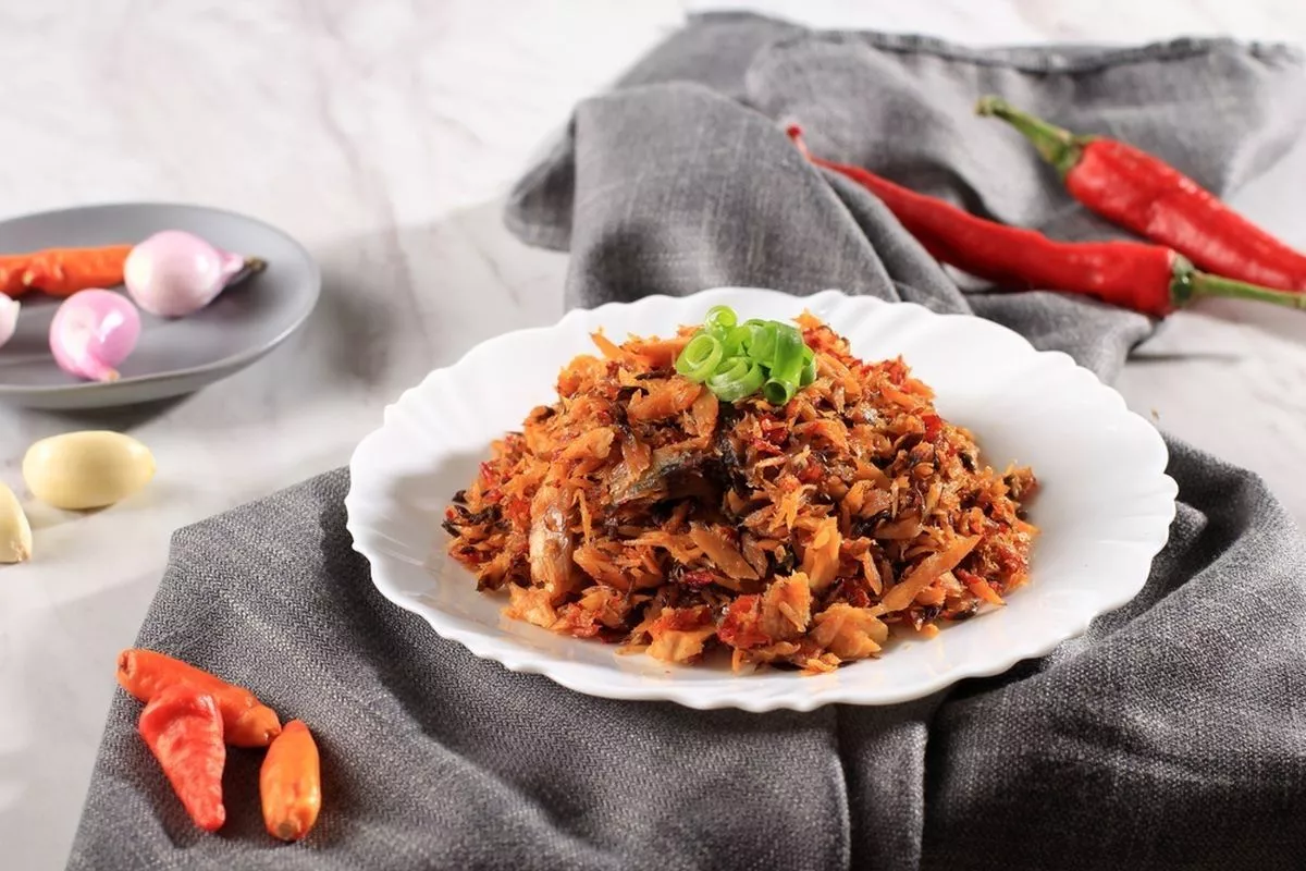 Resep Tongkol Suwir Kemangi Pedas, Lauk Praktis untuk Stok