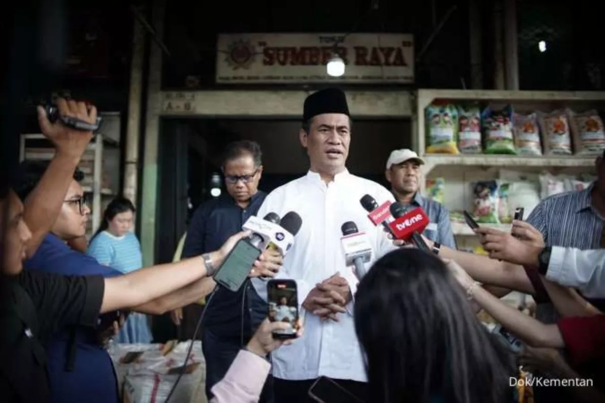 Mentan Amran Ancam Cabut Izin Beras Fortifikasi yang Tak Sesuai Standar