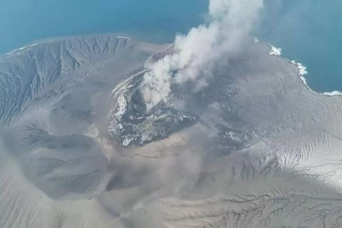 Lewat Modifikasi Cuaca, BMKG Tekan Debu Vulkanik Anak Krakatau