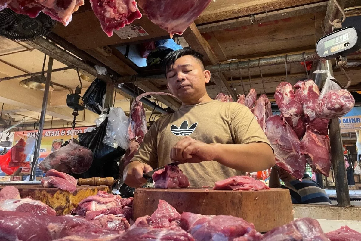 Harga Pangan Hari Ini: Cabai dan Bawang Merah Turun, Daging Sapi Naik