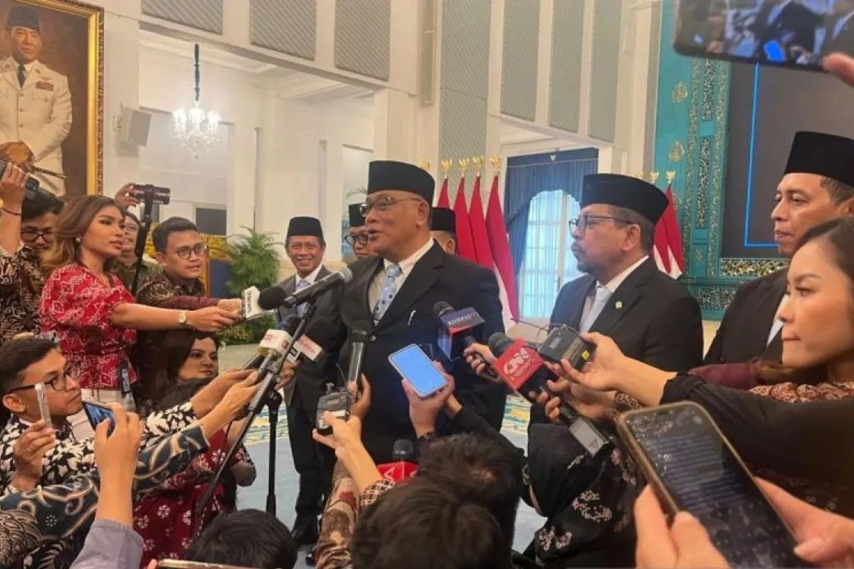 Menteri LH Dorong Tata Kelola Limbah Medis dan B3 Lebih Transparan