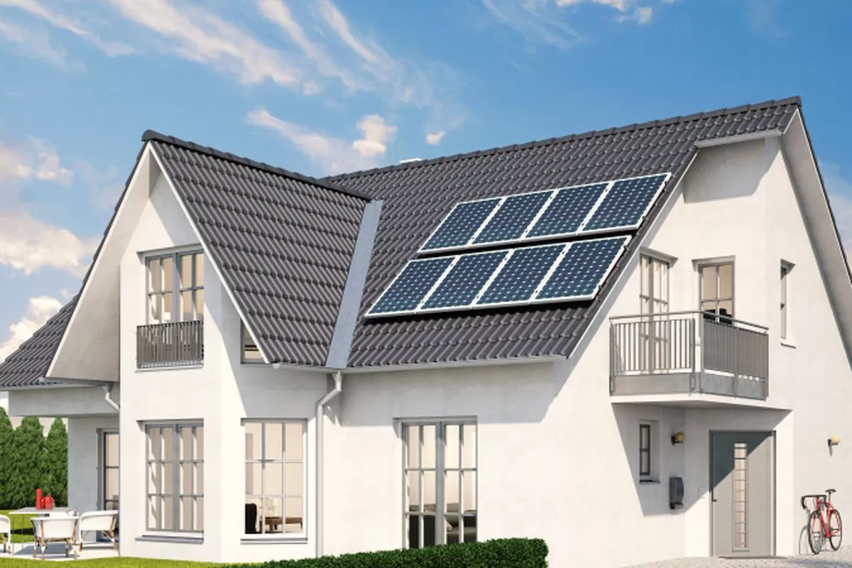 Produksi Panel Surya Nasional Butuh 20 Tahun Capai Target 100 GW