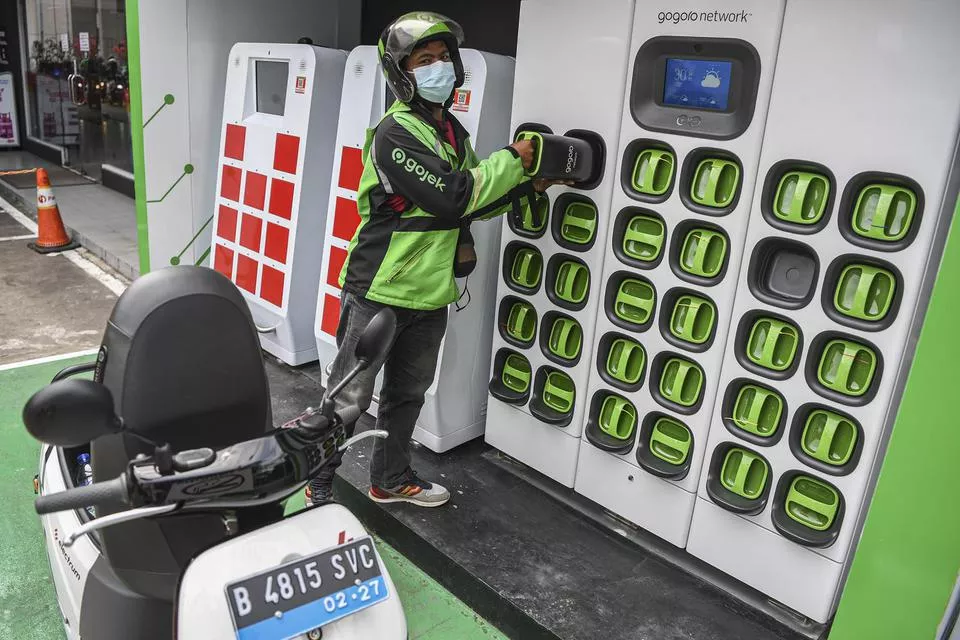 Kelebihan Baterai Swap: Isi Daya Motor Listrik Cukup 3 Menit Saja