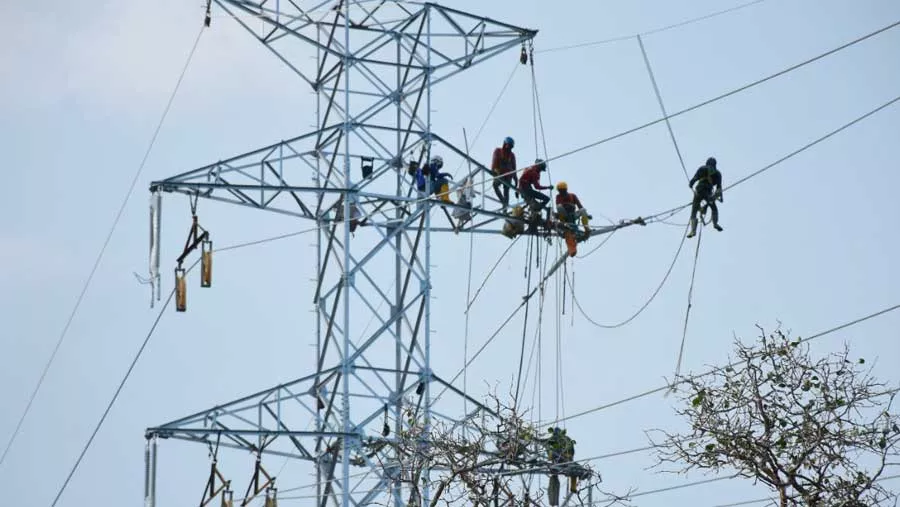 PLN Butuh 48.000 Kilometer Sirkuit Transmisi Demi EBT 2026