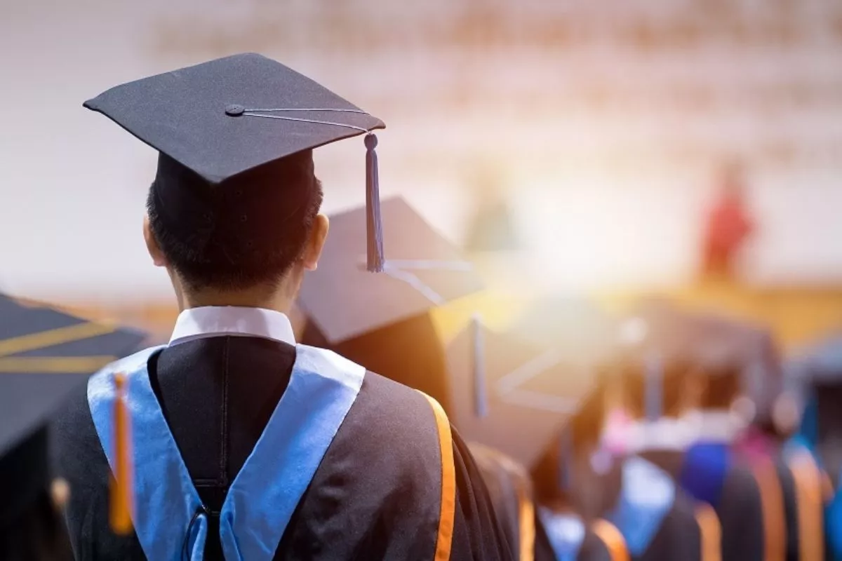 Rekomendasi 100 Caption Wisuda Aesthetic yang Berkesan di 2026