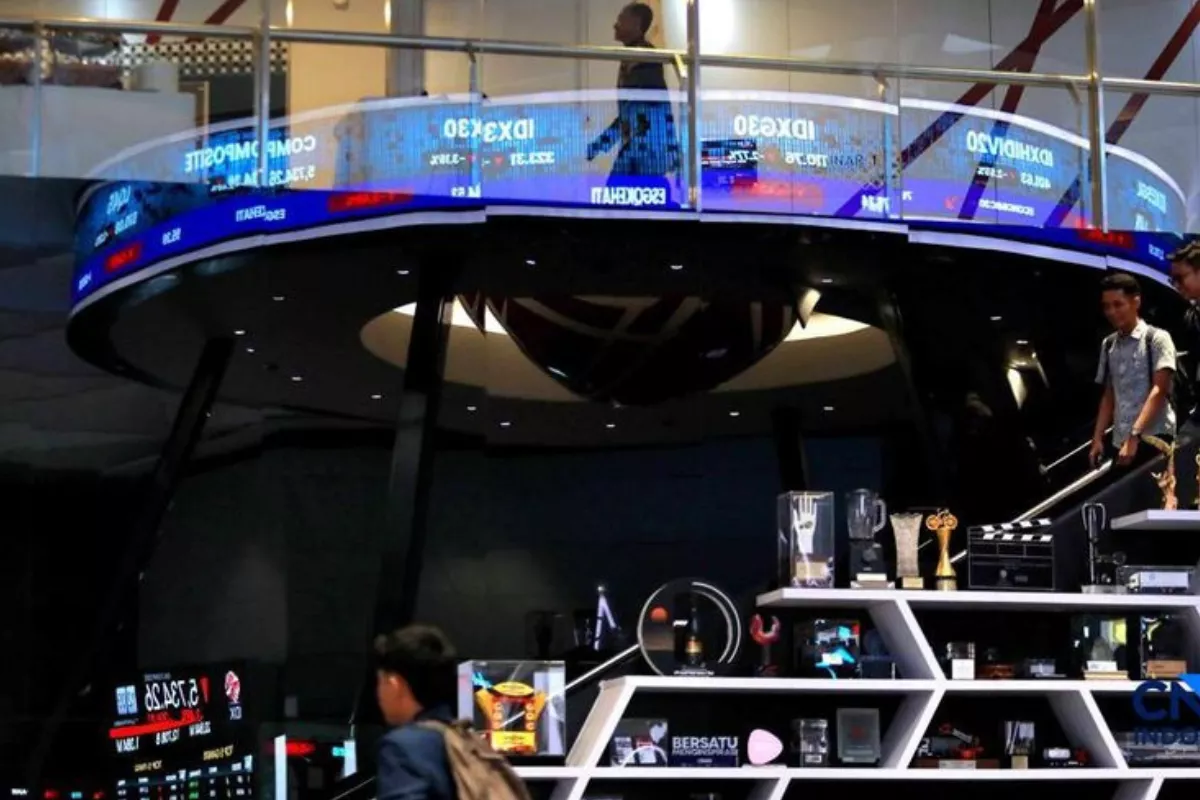 IHSG Tertekan, Investor Tunggu Kepastian Gubernur BI Definitif