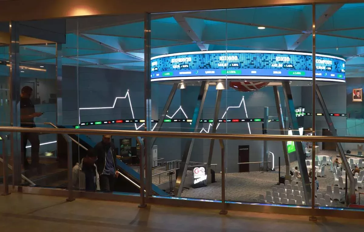 Analis Proyeksikan IHSG Sideways di Kisaran 6.230-6.370 pada Jumat