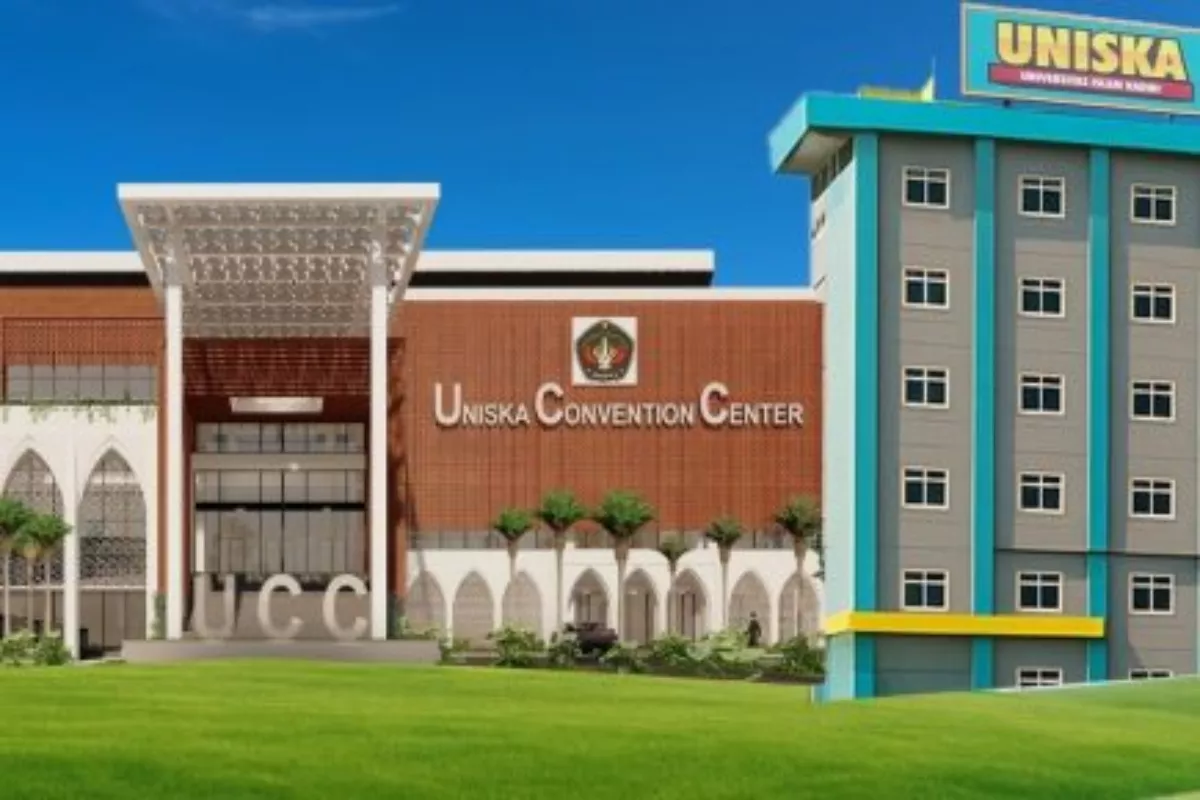 Uniska Kadiri Resmikan SPKLU demi Transisi Energi Bersih