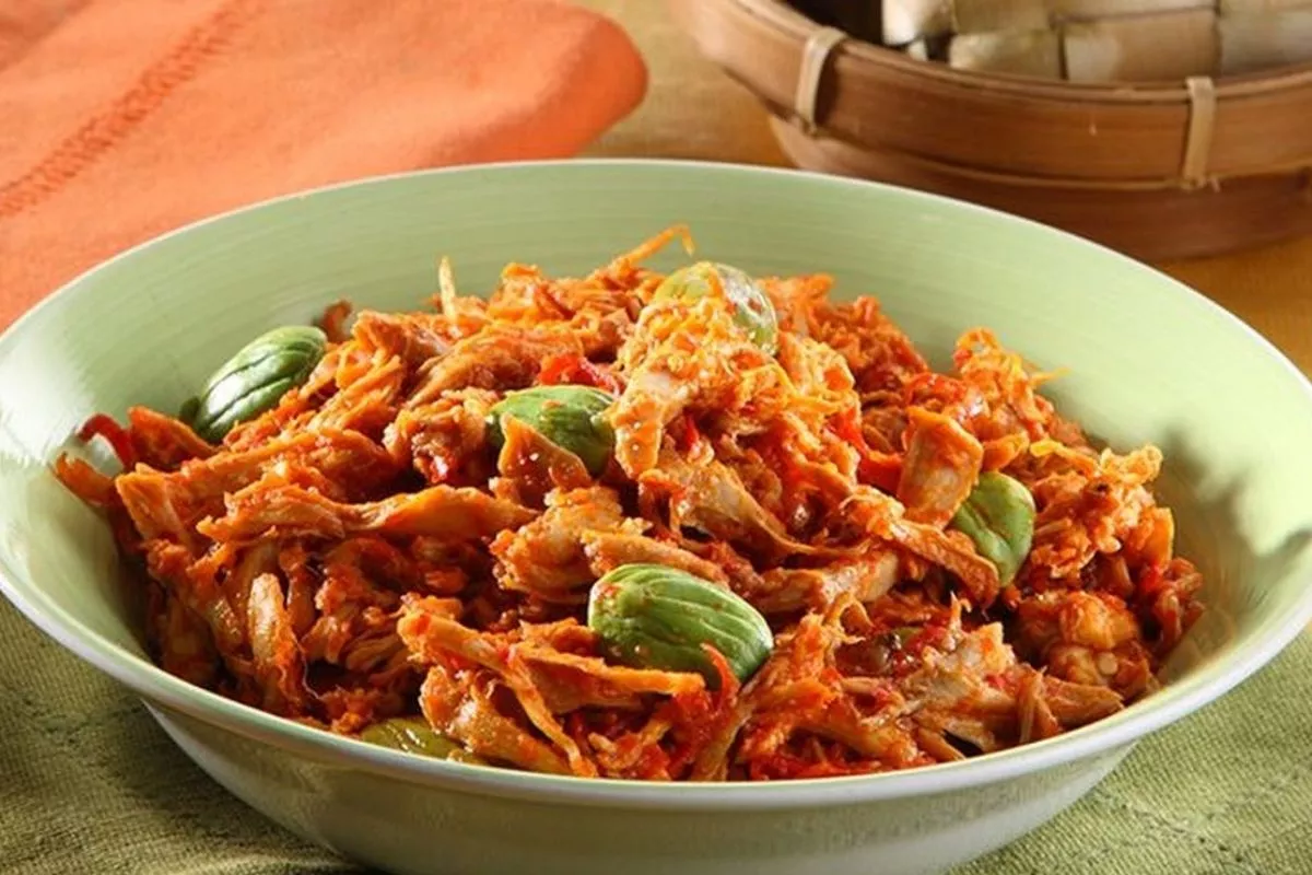 Cara Membuat Sambal Ayam Empuk, Gurih, Pedas, dan Kaya Rempah