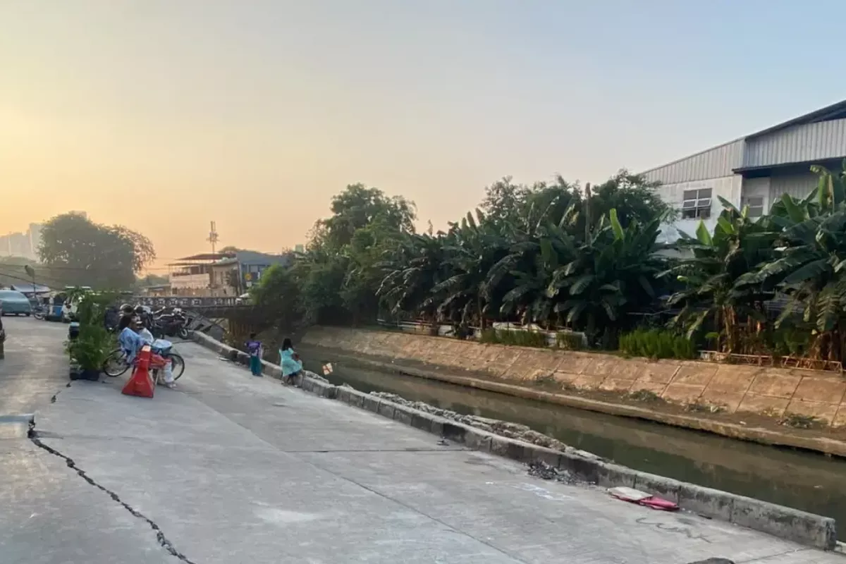 Jalan Cinta Pulo Gadung Ambles, Dinas SDA DKI Berikan Penjelasan