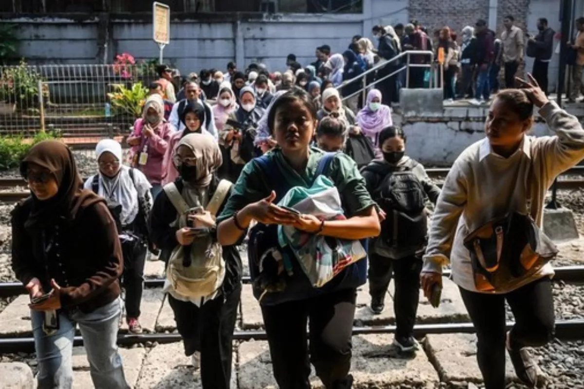 Keluh Kesah Penumpang KRL Usai Stasiun Karet Pensiun Diganti BNI City