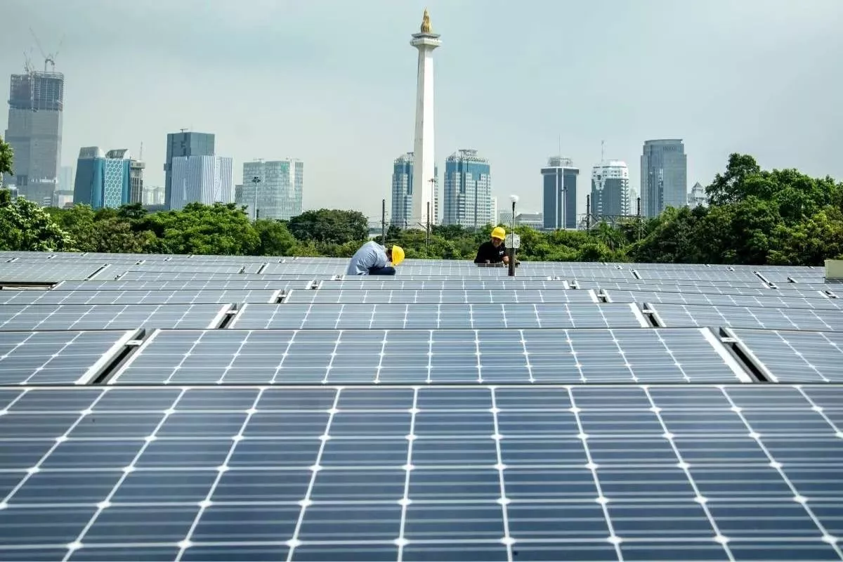 Ambisi 100 GW PLTS, Pemerintah Siapkan 24.000 Hektare Lahan di Jawa