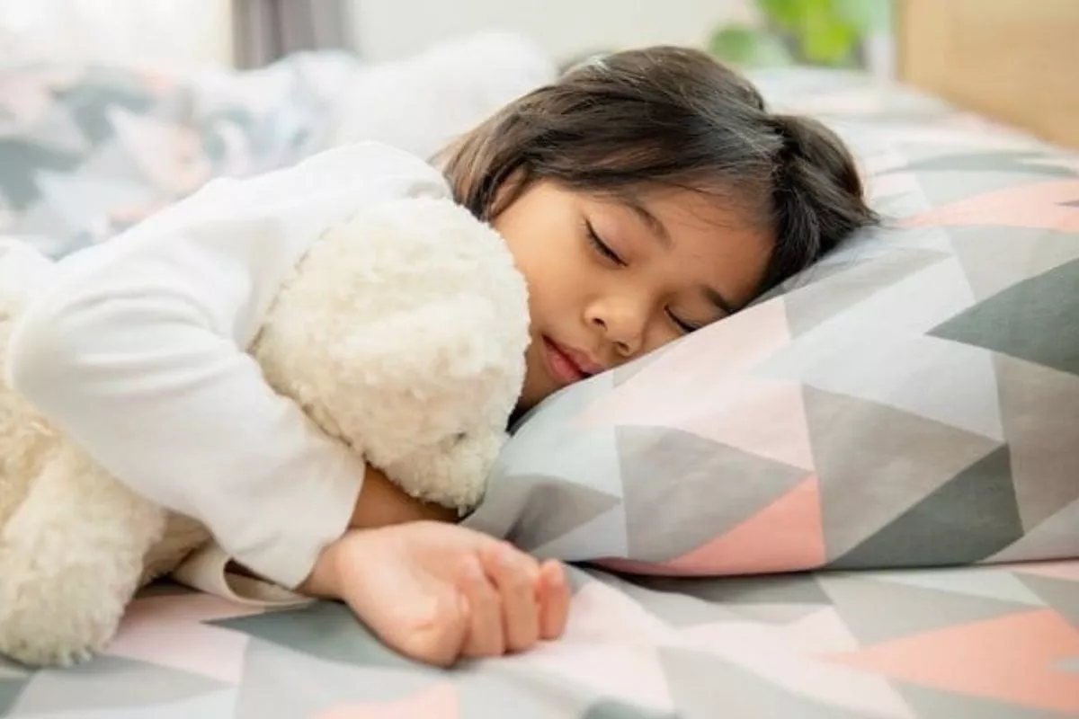 Panduan Waktu Terbaik Anak Mulai Tidur di Kamar Sendiri Menurut Ahli