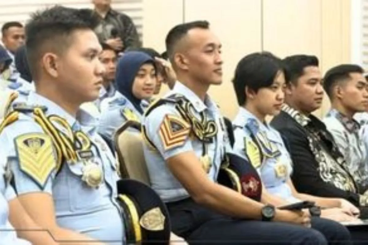 Ketua TP PKK Ajak Pelajar Biak Cintai Tanah Air Lewat Wisata Bahari