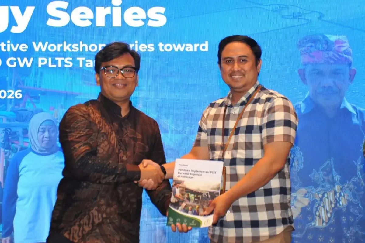 Dukung Target 100 GW PLTS, Kemenkop Perkuat Koperasi Hijau