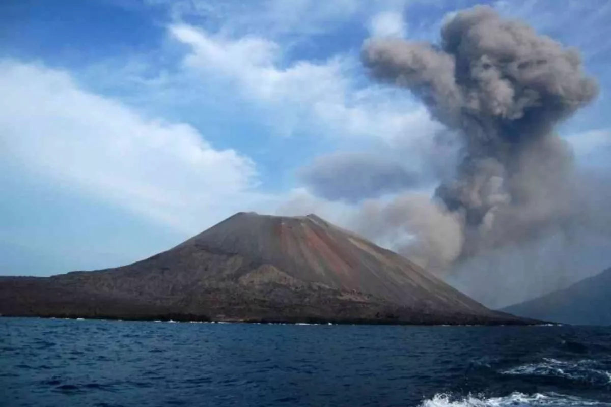 Lion Group Batalkan Puluhan Rute Imbas Abu Vulkanik Anak Krakatau