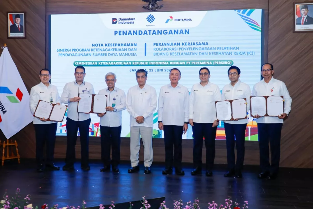 Kemnaker dan Pertamina Teken Kerja Sama Pengembangan SDM dan K3