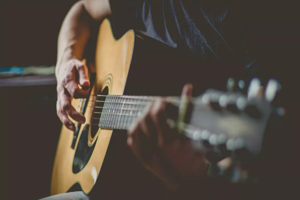 Tutorial Chord Gitar Praktis Kuasai Kunci Dasar Cepat