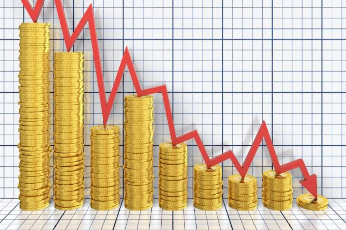 Harga Emas Turun Tajam Dampak Kenaikan Yield Utang AS Serta Konflik Global