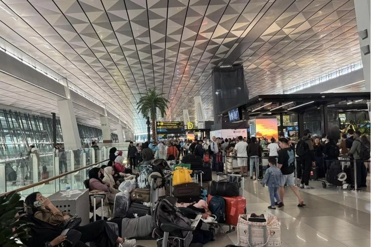 Bandara Soekarno-Hatta Tutup Akibat Erupsi Krakatau